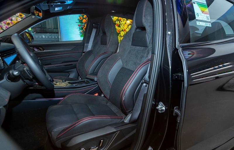 Cận cảnh xe Trung Quốc Lynk & Co 01 ra mắt tại Việt Nam, giá 999 triệu đồng