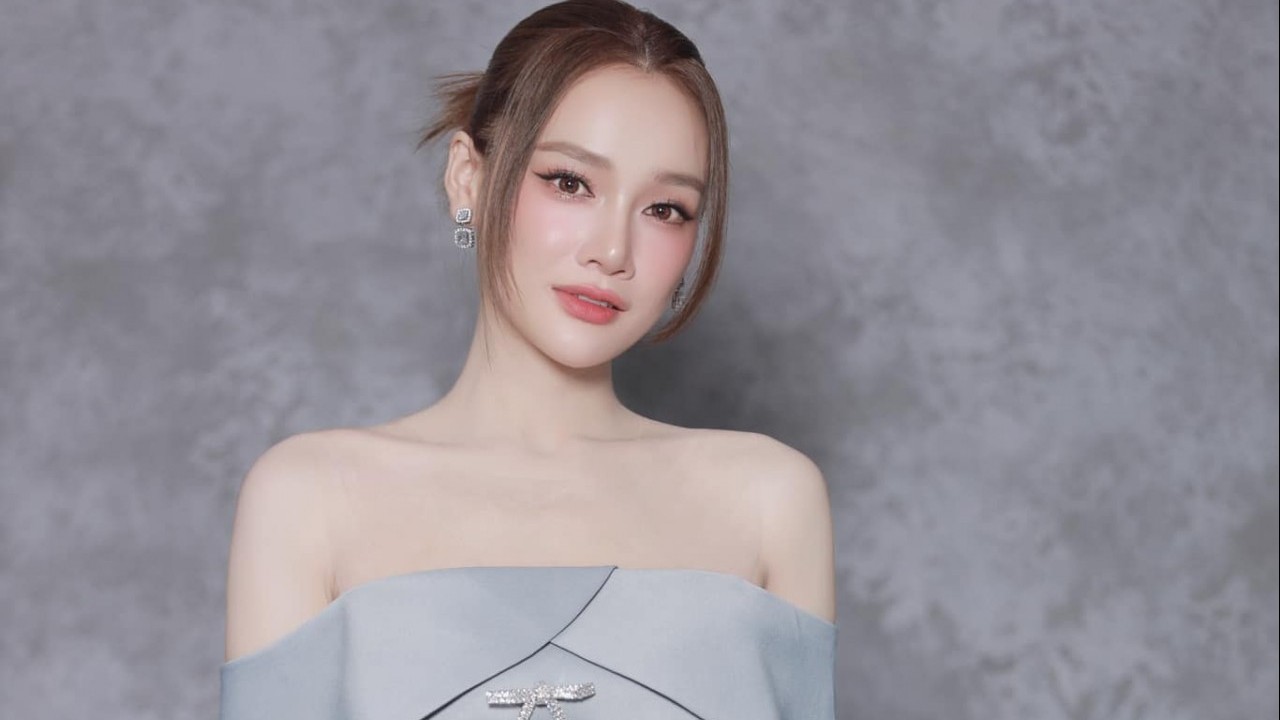 Vóc dáng thon gọn, gợi cảm sau sinh của diễn viên Nhã Phương