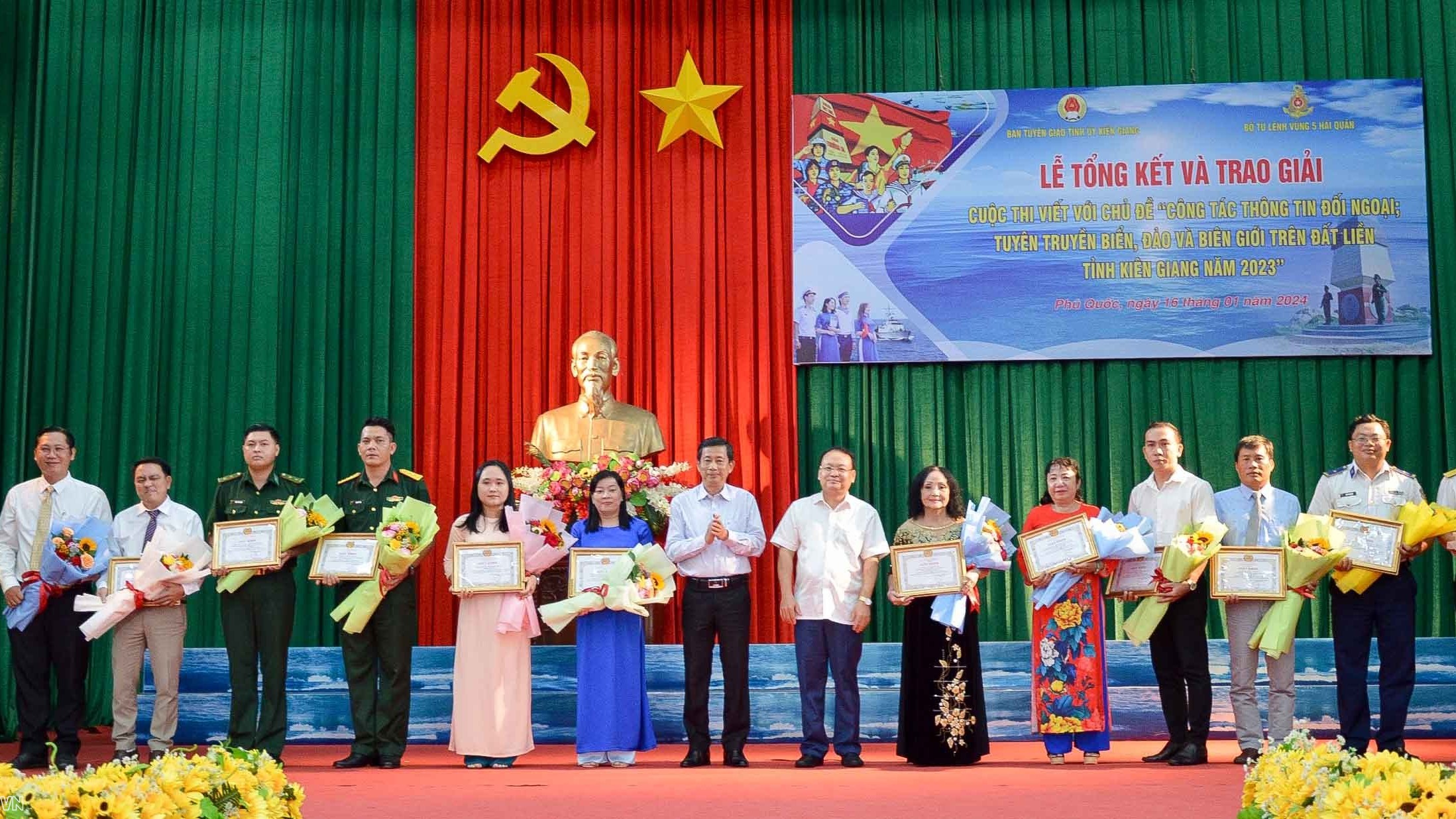Trao giải Cuộc thi viết về công tác thông tin đối ngoại, tuyên truyền biển, đảo và biên giới trên đất liền