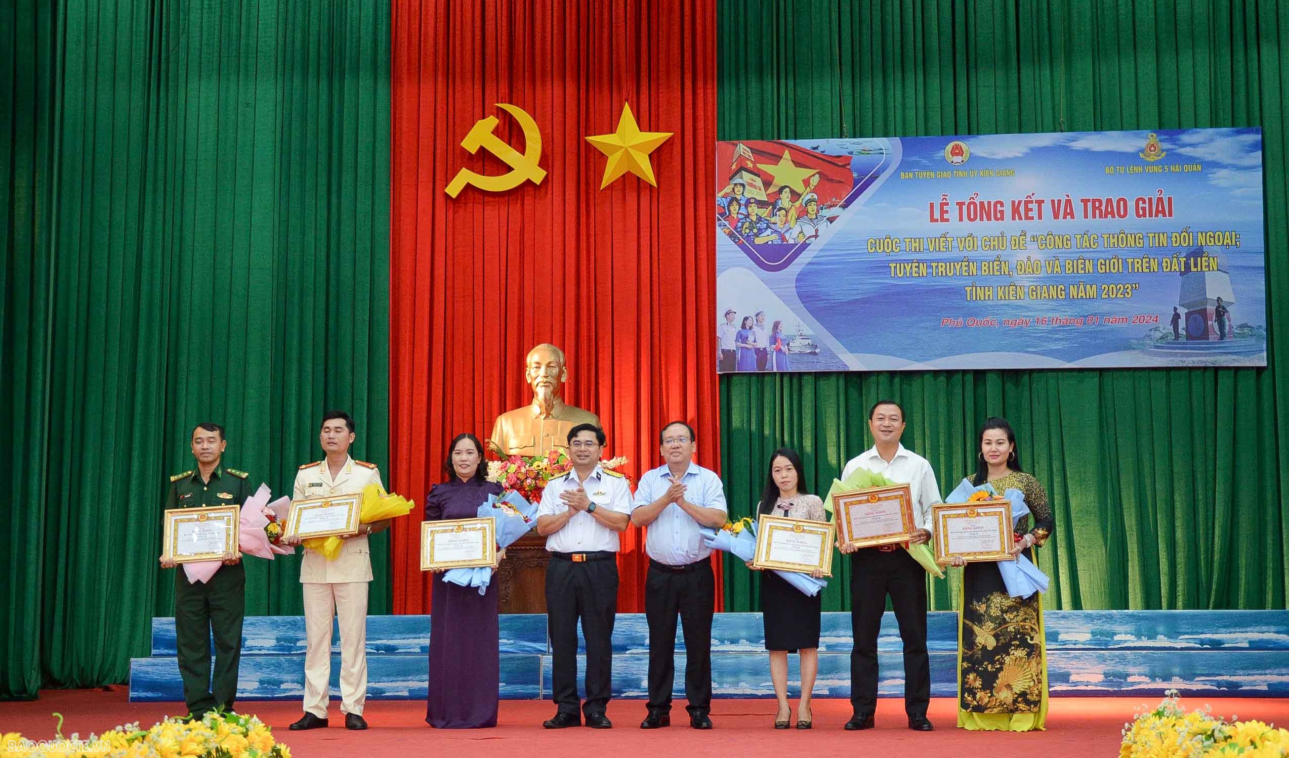 Trao giải Cuộc thi viết về công tác thông tin đối ngoại, tuyên truyền biển, đảo và biên giới trên đất liền Trao giải Cuộc thi viết về công tác thông tin đối ngoại, tuyên truyền biển, đảo và biên giới trên đất liền