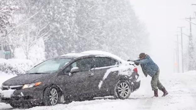 Canada bắt đầu mùa Đông, lạnh sâu và tuyết rơi dày đặc trên nhiều khu vực