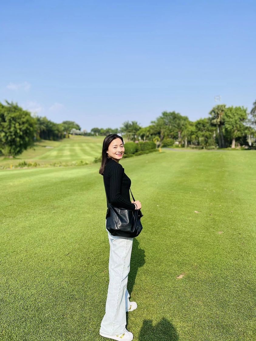 Nhan sắc cầu thủ Hoàng Loan