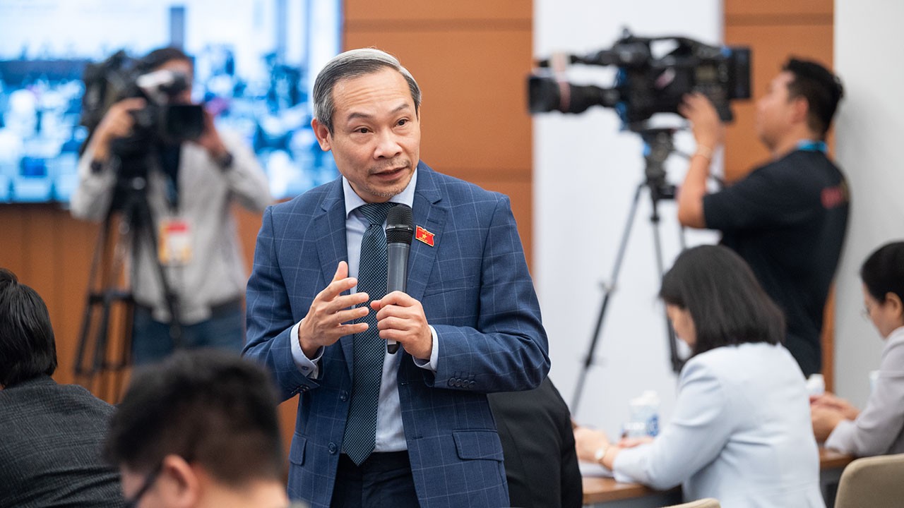 Ủy viên Thường trực Ủy ban Kinh tế của Quốc hội Phan Đức Hiếu Ủy viên Thường trực Ủy ban Kinh tế của Quốc hội Phan Đức Hiếu