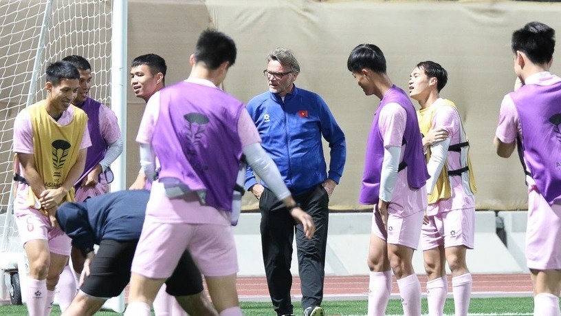 Không khí khẩn trương và vui nhộn trên sân tập của đội tuyển Việt Nam trước trận gặp Indonesia