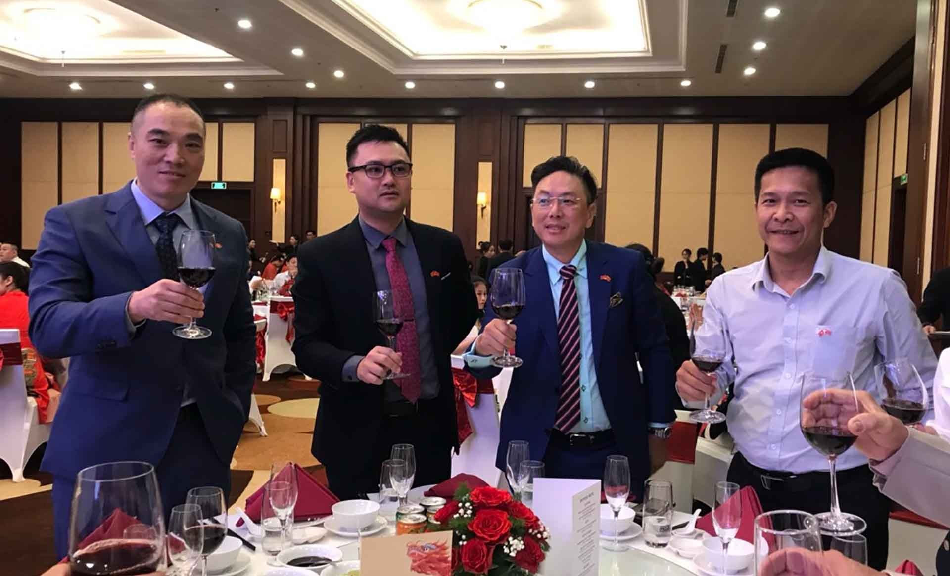 Các đại biểu tham dự sự kiện.