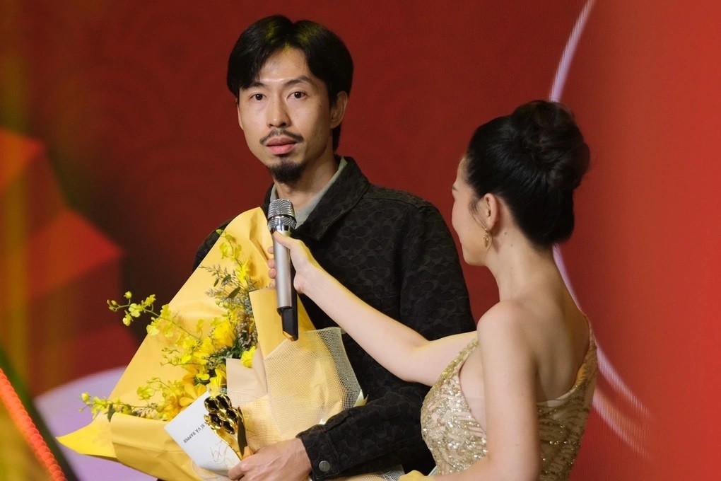 Rapper Đen Vâu được vinh danh hai lần tại lễ trao giải Mai Vàng lần thứ 29