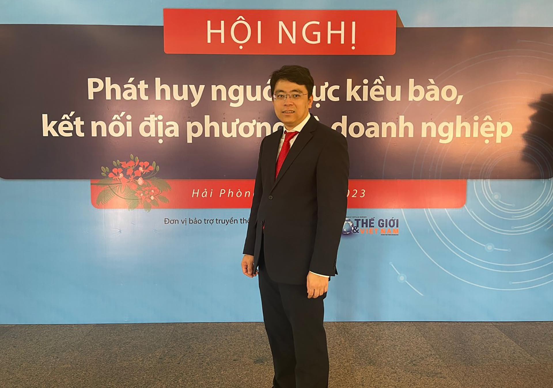 Ông Thái Trần, Giám đốc điều hành TT Meridian, Vương quốc Anh. Ông Thái Trần, Giám đốc điều hành TT Meridian, Vương quốc Anh.