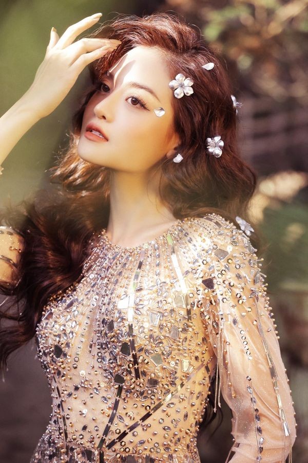 So bì nhan sắc của 3 nữ diễn viên Chúng ta của 8 năm sau: Huyền Lizzie, Quỳnh Kool, Thùy Anh So bì nhan sắc của 3 nữ diễn viên Chúng ta của 8 năm sau: Huyền Lizzie, Quỳnh Kool, Thùy Anh