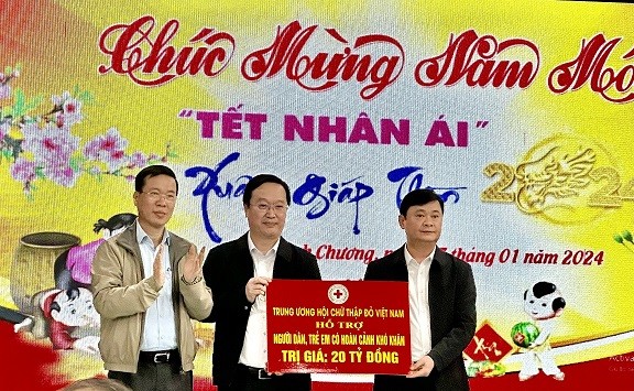 Chủ tịch nước Võ Văn Thưởng dự Chương trình 'Tết Nhân ái' tại tỉnh Nghệ An Chủ tịch nước Võ Văn Thưởng dự Chương trình 'Tết Nhân ái' tại tỉnh Nghệ An