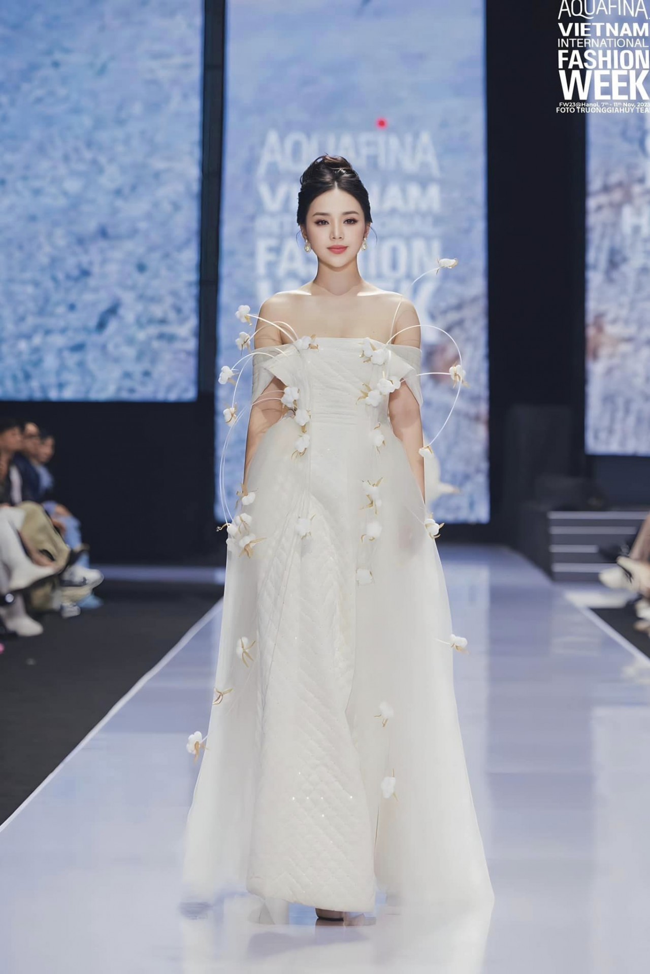 So bì nhan sắc của 3 nữ diễn viên Chúng ta của 8 năm sau: Huyền Lizzie, Quỳnh Kool, Thùy Anh So bì nhan sắc của 3 nữ diễn viên Chúng ta của 8 năm sau: Huyền Lizzie, Quỳnh Kool, Thùy Anh