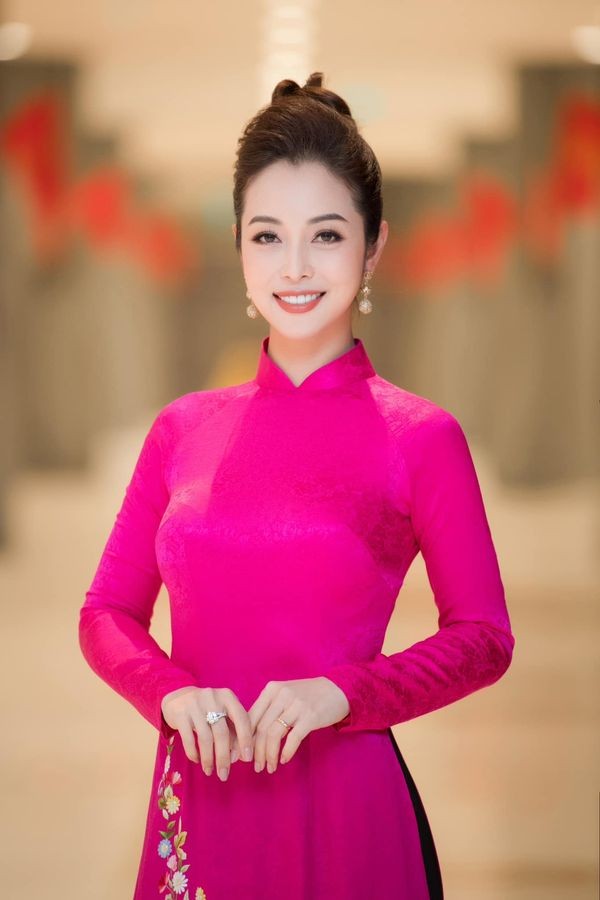 Hoa hậu Jennifer Phạm