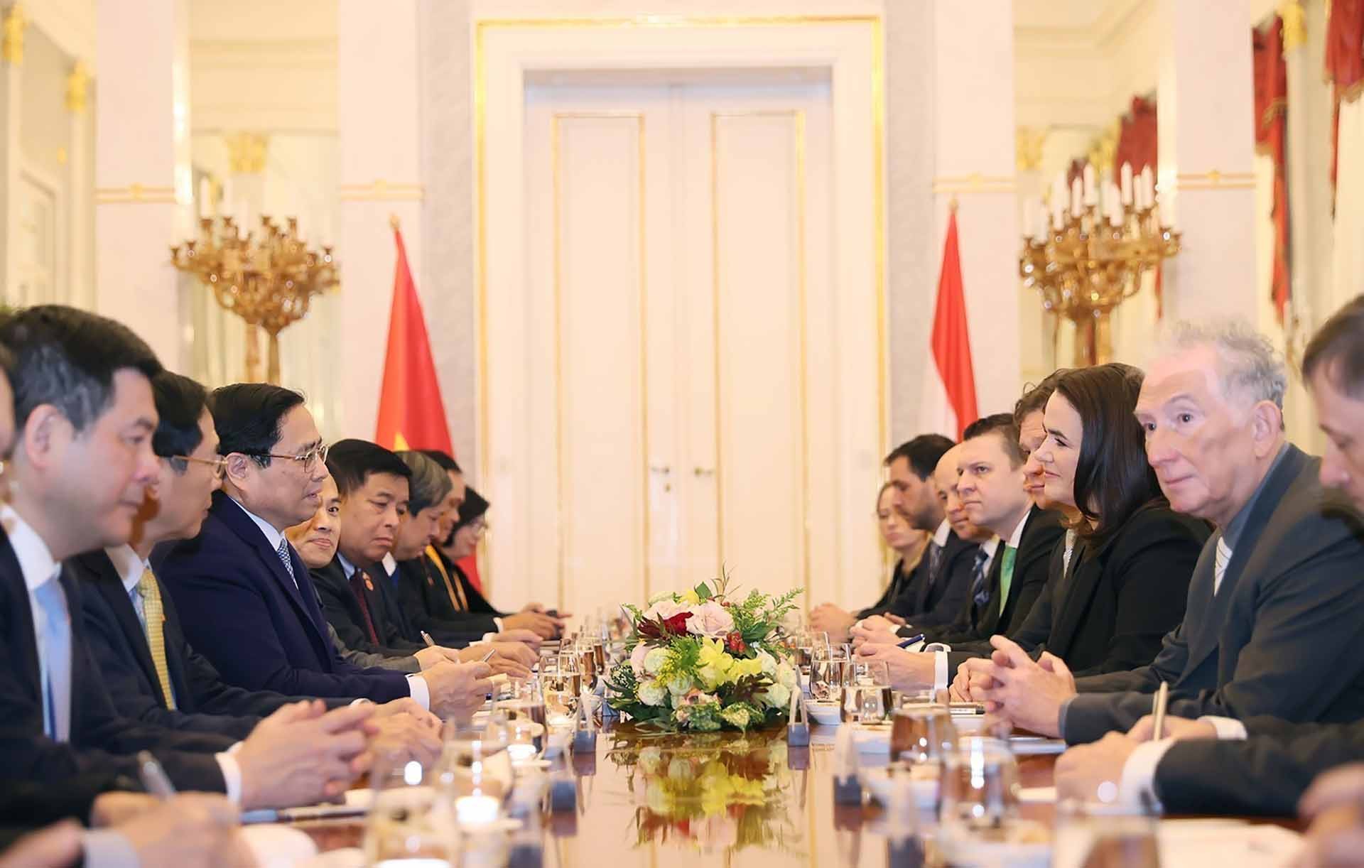 Thủ tướng Phạm Minh Chính hội kiến Tổng thống Hungary Katalin Novák. (Nguồn: TTXVN) Thủ tướng Phạm Minh Chính hội kiến Tổng thống Hungary Katalin Novák. (Nguồn: TTXVN)