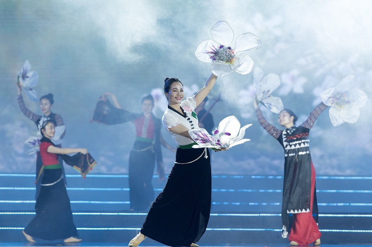 Tuần Văn hóa, Du lịch Điện Biên - Thanh Hóa: Sự hoà quyền sắc màu văn hóa của các dân tộc vùng Tây Bắc và các dân tộc của xứ Thanh Tuần Văn hóa, Du lịch Điện Biên Thanh Hóa: Sự hoà quyền sắc màu văn hóa của các dân tộc vùng Tây Bắc và các dân tộc của xứ Thanh