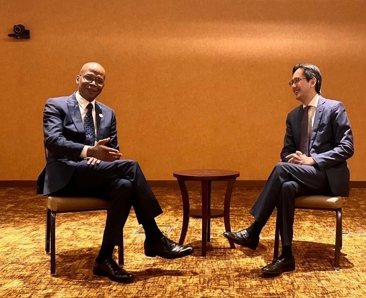 Thứ trưởng Ngoại giao Đỗ Hùng Việt đã gặp Bộ trưởng Ngoại giao Tanzania January Makamba.