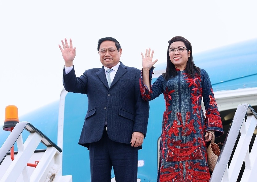 Thủ tướng Phạm Minh Chính tới thủ đô Bucharest, bắt đầu thăm chính thức Romania Thủ tướng Phạm Minh Chính tới thủ đô Bucharest, bắt đầu thăm chính thức Romania