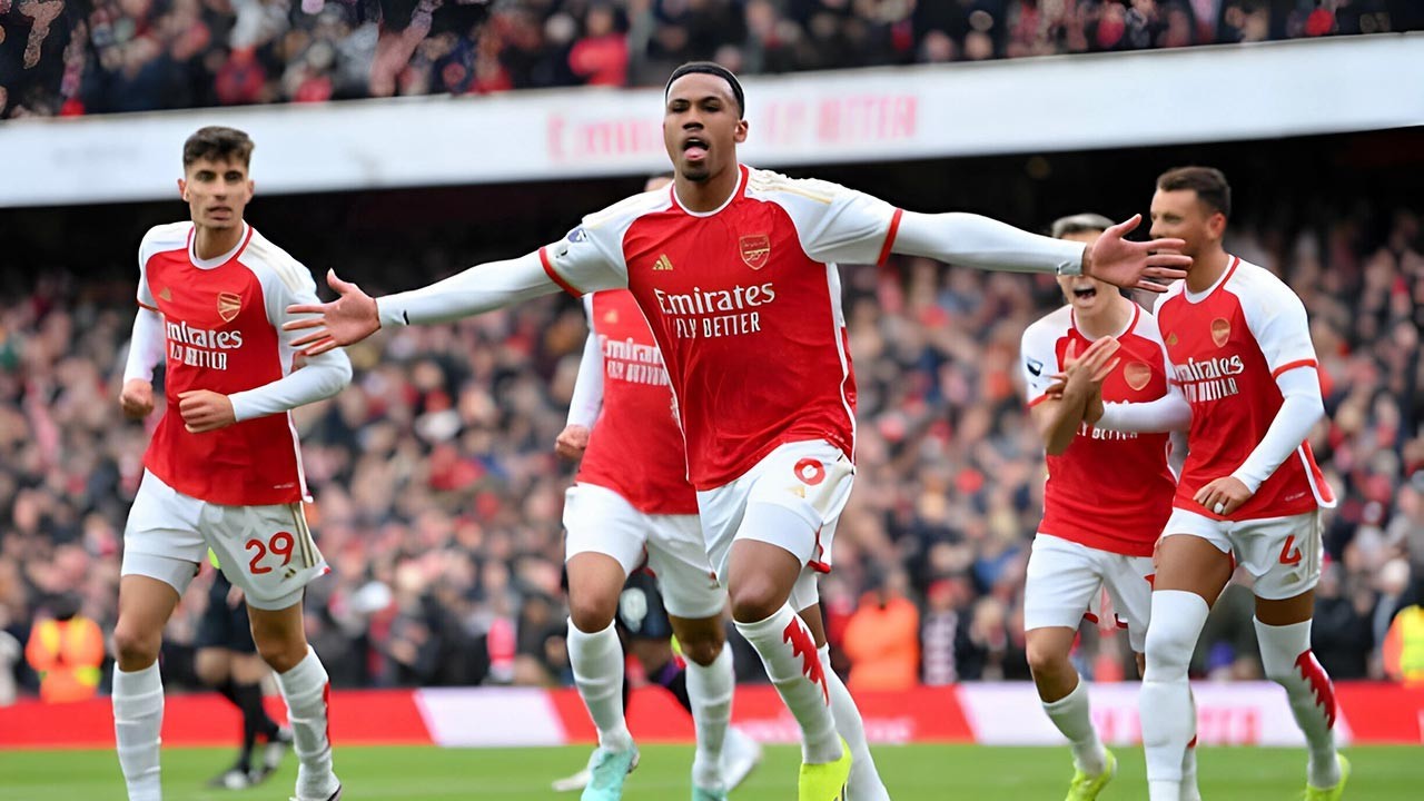 Ngoại hạng Anh: Đại thắng trước Crystal Palace, Arsenal gây sức ép lên đội đầu bảng Liverpool