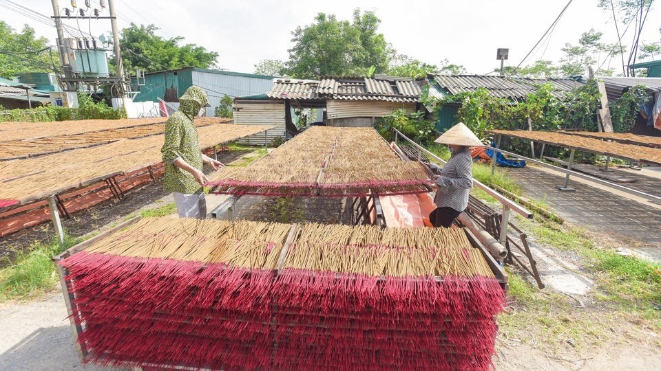 Các làng nghề Hà Nội sôi động vào dịp cận Tết Nguyên đán