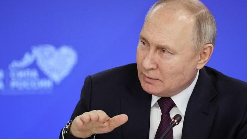 Ảnh ấn tượng (15-21/1): Nga nói nắm quyền chủ động, cảnh báo Ukraine đối diện ‘đòn nghiêm trọng’; Dải Gaza đổ nát; UAV Thổ Nhĩ Kỳ tấn công Syria