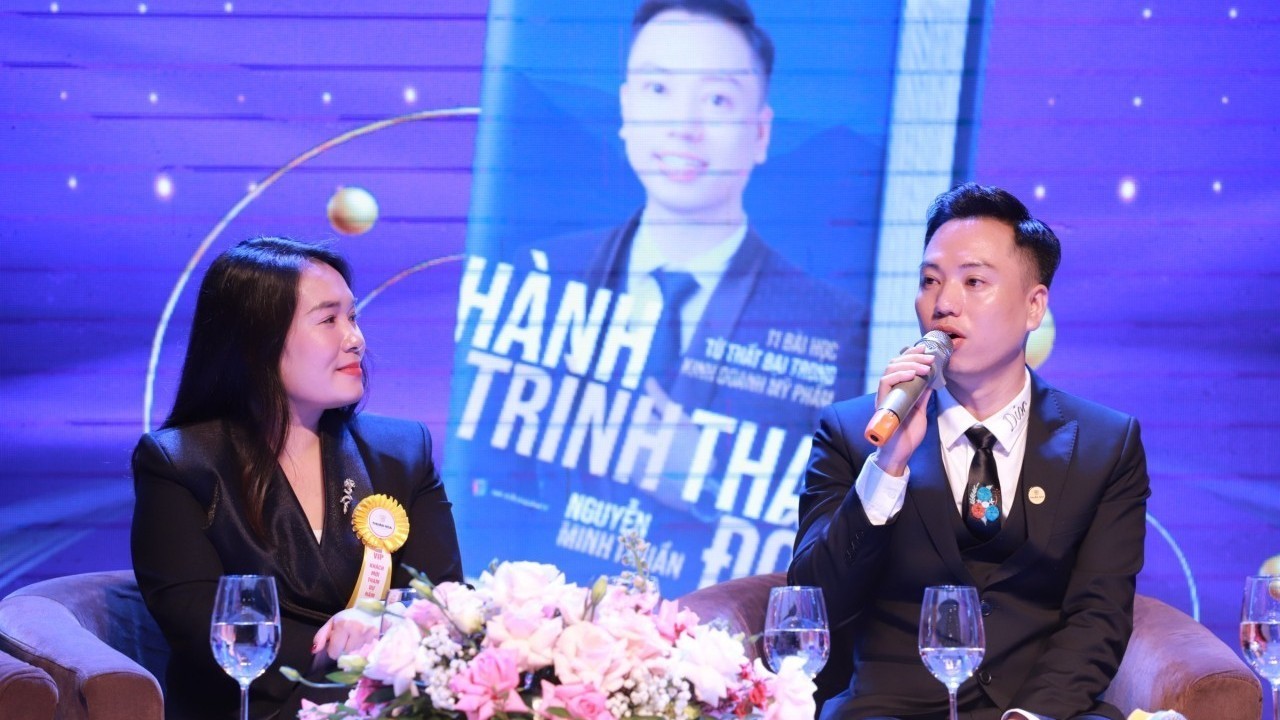 Hành trình thay đổi: Cuốn sách giúp người trẻ tránh thất bại khi khởi nghiệp kinh doanh