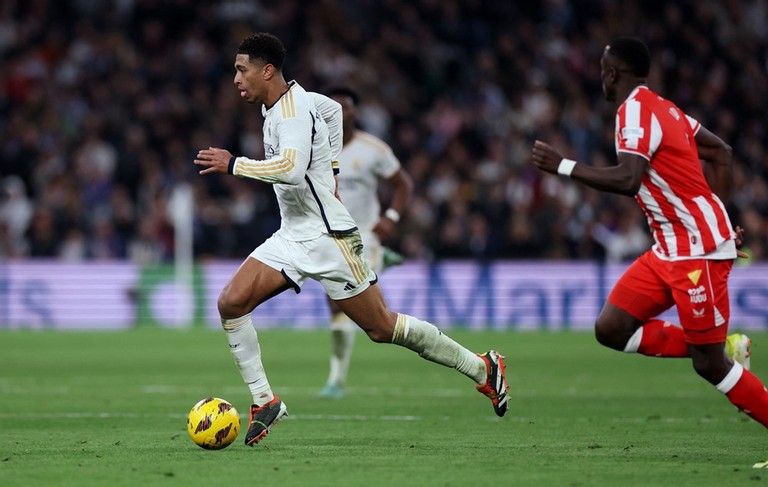 Không ai nghĩ trước đội bóng cuối bảng Almeria, Los Blancos lại gặp quá nhiều khó khăn. Không ai nghĩ trước đội bóng cuối bảng Almeria, Los Blancos lại gặp quá nhiều khó khăn.