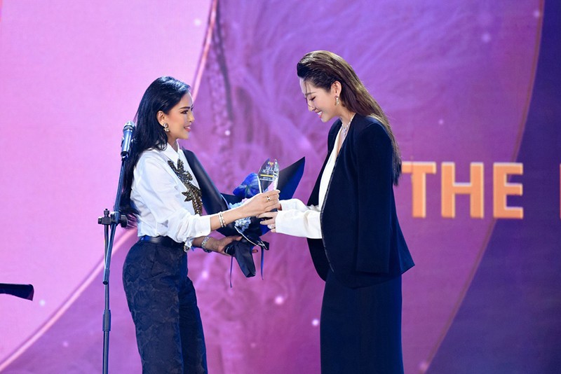 Doanh nhân Lê Hồng Thuỷ Tiên cuốn hút trong mọi khoảnh khắc tại Đẹp Awards 2023 Doanh nhân Lê Hồng Thuỷ Tiên cuốn hút trong mọi khoảnh khắc tại Đẹp Awards 2023
