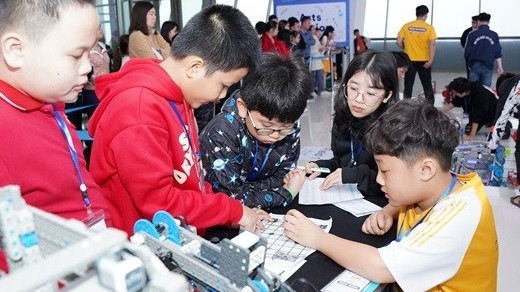 Khởi động Giải vô địch quốc gia 'Vex Robotics - 2024'