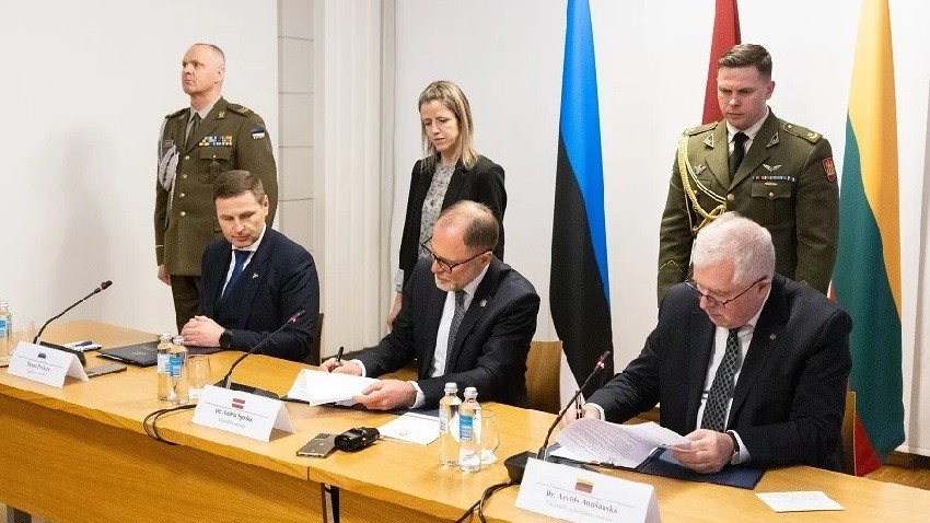 Các nước Baltic liên thủ, vung tiền 'vạch ranh giới' với Nga và Belarus