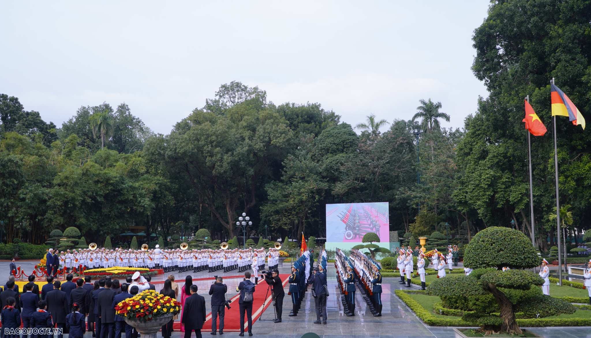 Lễ đón chính thức Tổng thống Cộng hòa Liên bang Đức Frank-Walter Steinmeier và Phu nhân tại Phủ Chủ tịch Lễ đón chính thức Tổng thống Cộng hòa Liên bang Đức Frank-Walter Steinmeier và Phu nhân tại Phủ Chủ tịch