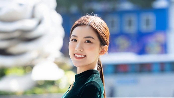 Sao Việt: Mỹ Tâm thanh lịch với sơ mi trắng, Lương Thanh ngọt ngào với áo dài nhung