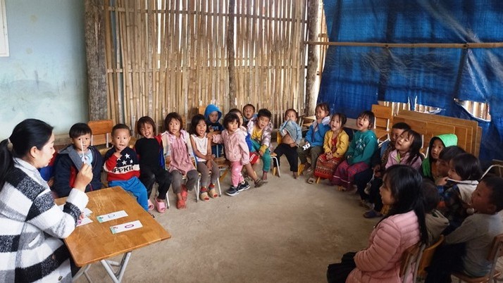 Hàng nghìn học sinh vùng cao nghỉ học do nhiệt độ giảm sâu, xuất hiện băng giá