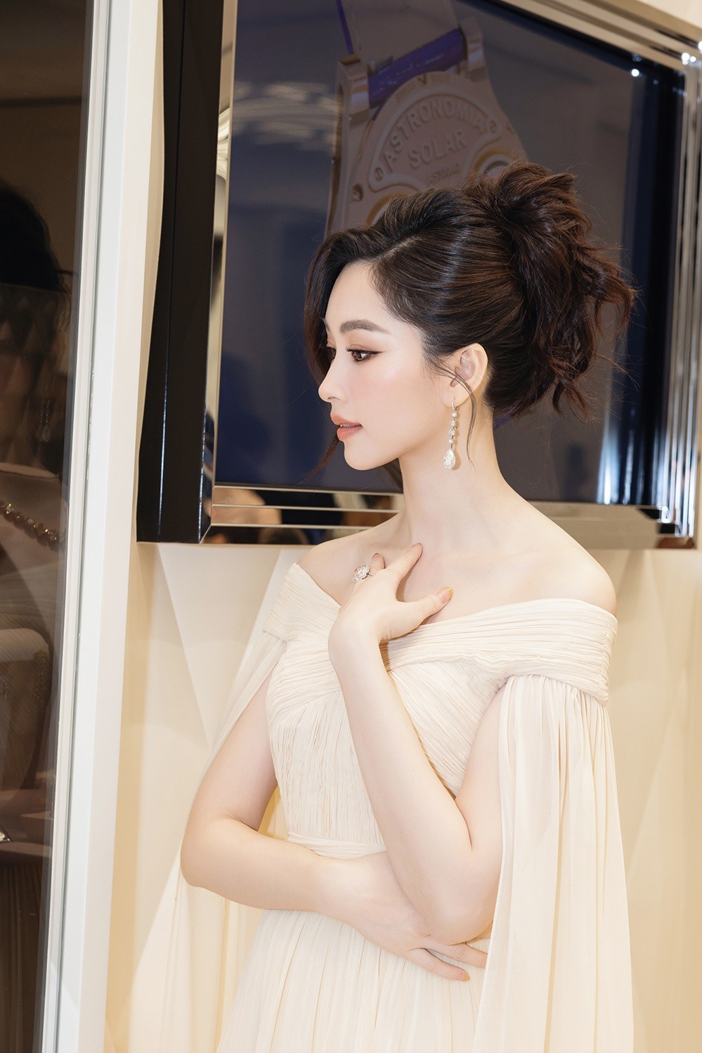 Tại sự kiện, Đặng Thu Thảo được nhiều người khen bởi nhan sắc đẹp ở mọi góc nhìn. (Ảnh: Nguyễn Hải) Tại sự kiện, Đặng Thu Thảo được nhiều người khen bởi nhan sắc đẹp ở mọi góc nhìn. (Ảnh: Nguyễn Hải)