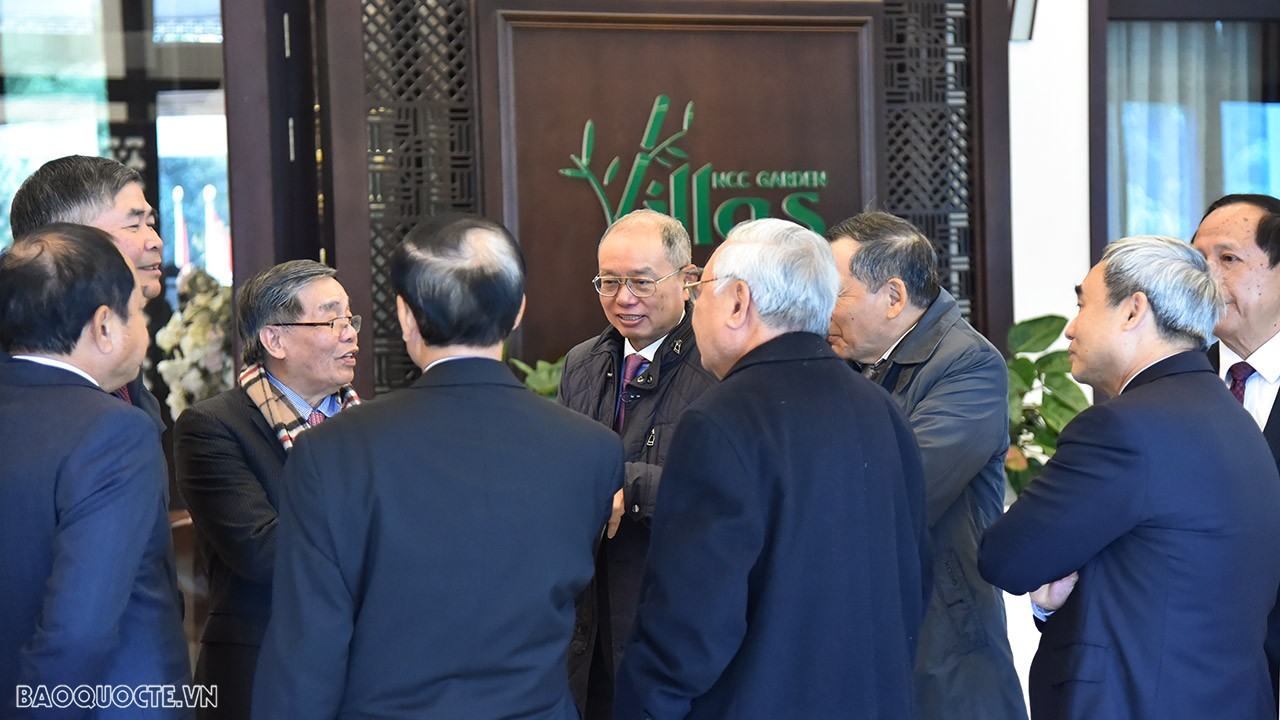 Bộ trưởng Ngoại giao Bùi Thanh Sơn gặp mặt các vị nguyên Lãnh đạo Bộ dịp Xuân Giáp Thìn 2024 Bộ trưởng Ngoại giao Bùi Thanh Sơn gặp mặt các vị nguyên Lãnh đạo Bộ dịp Xuân Giáp Thìn 2024