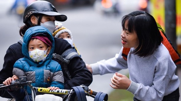 Hà Nội: Rét đậm, trường chuyển sang học trực tuyến