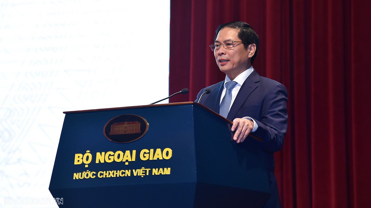 Cán bộ hưu trí phấn khởi và tự hào trước thành tựu của ngành Ngoại giao Cán bộ hưu trí phấn khởi và tự hào trước thành tựu của ngành Ngoại giao