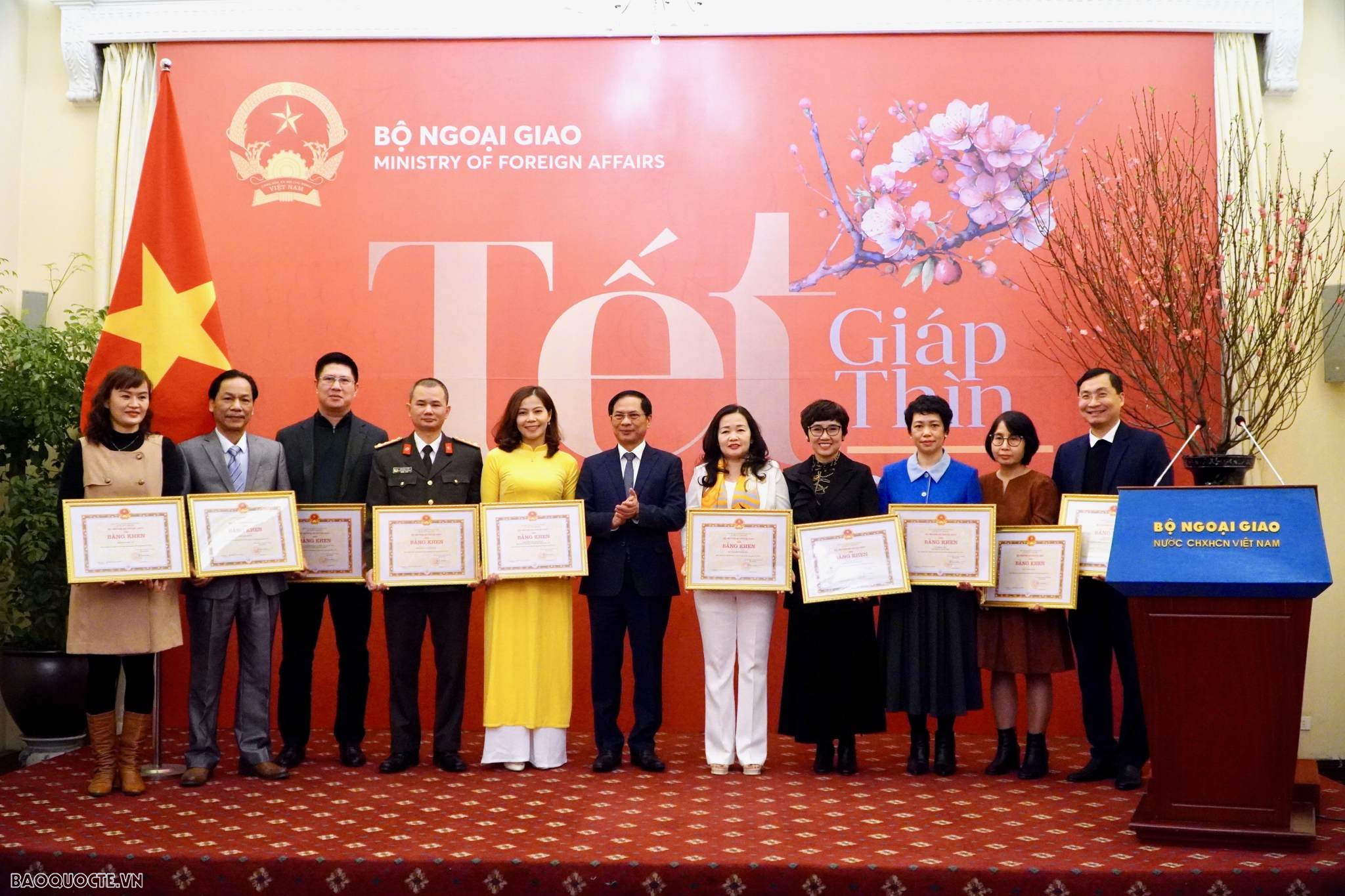 Bộ trưởng Ngoại giao Bùi Thanh Sơn gặp mặt báo chí nhân dịp Tết Giáp Thìn năm 2024