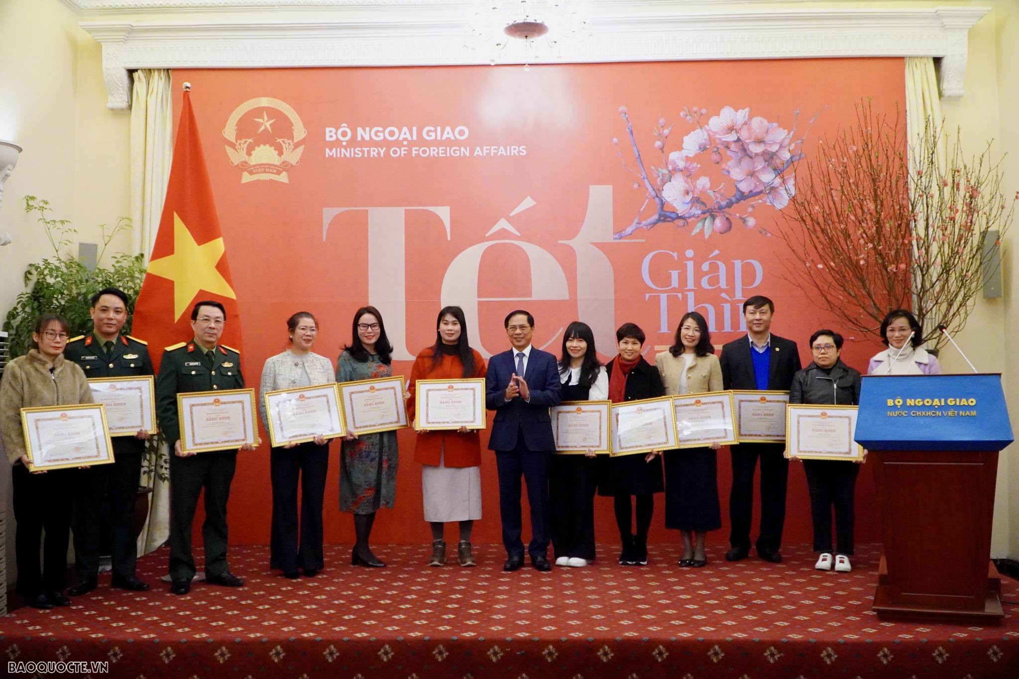 Bộ trưởng Ngoại giao Bùi Thanh Sơn gặp mặt báo chí nhân dịp Tết Giáp Thìn năm 2024