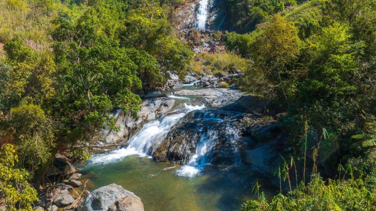 Khám phá vẻ đẹp thác Đăk Ruồi (Kon Tum)