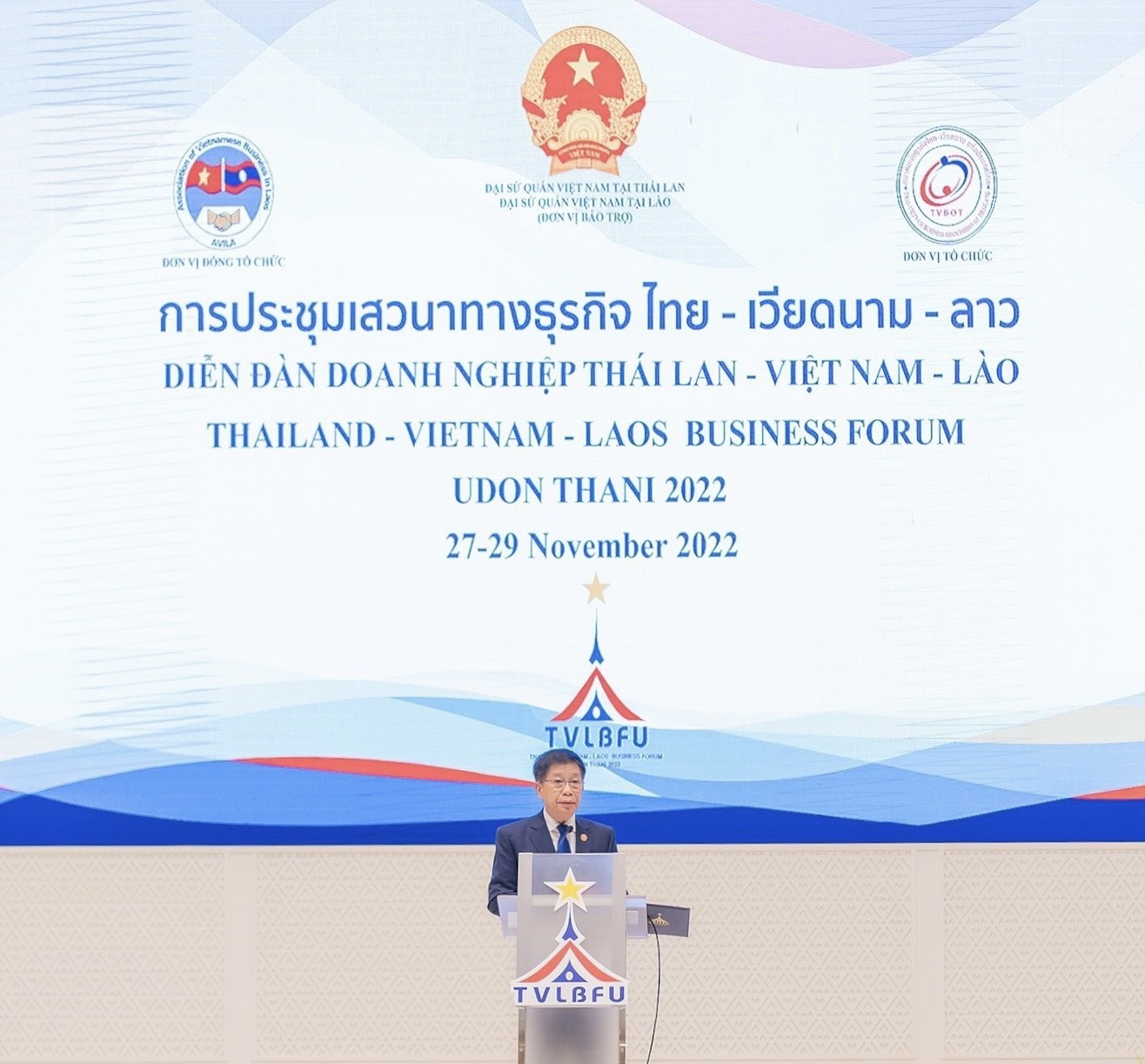 Những sứ giả đưa hàng Việt chinh phục xứ người