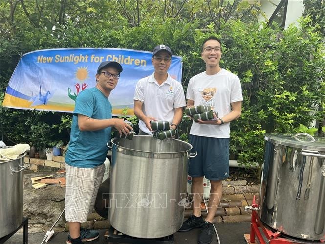 Bánh chưng xanh – cầu nối những tấm lòng ở Australia