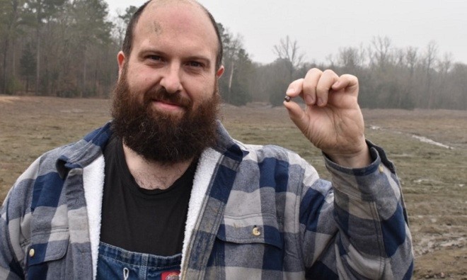 Du khách người Pháp tìm thấy viên kim cương khủng ở Mỹ Du khách người Pháp tìm thấy viên kim cương khủng ở Mỹ