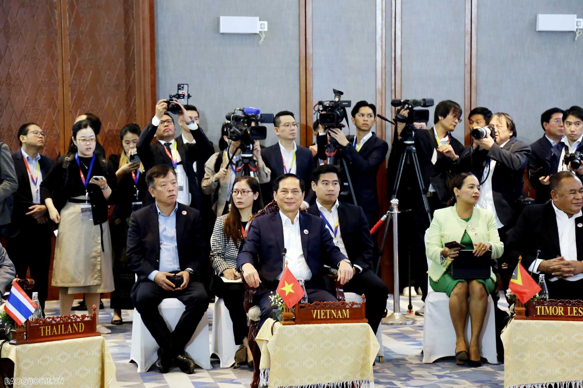Hợp tác ASEAN năm 2024: Bước chuyển quan trọng của tiến trình xây dựng Cộng đồng Hợp tác ASEAN năm 2024: Bước chuyển quan trọng của tiến trình xây dựng Cộng đồng