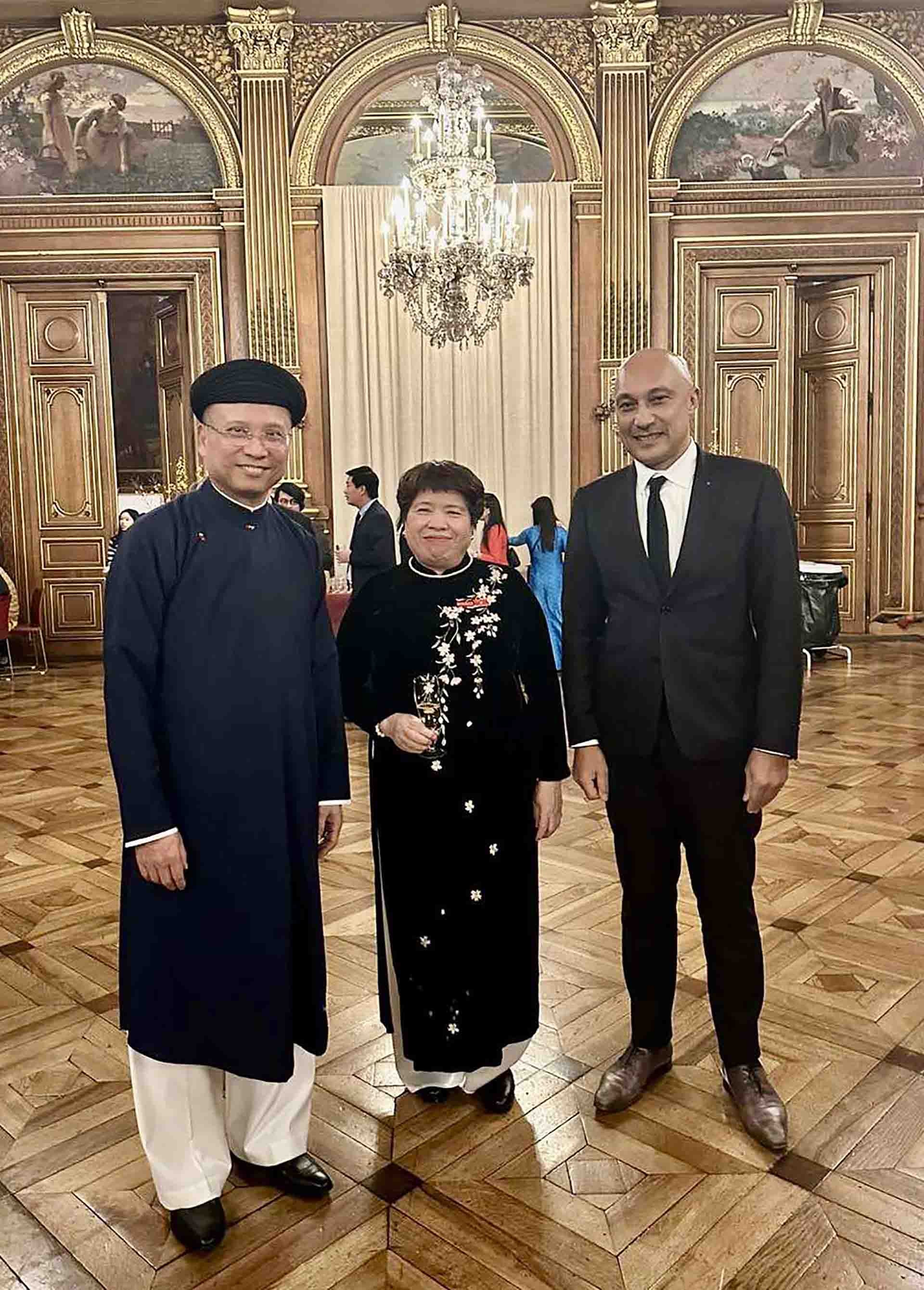 Đại sứ quán Việt Nam tại Pháp tổ chức đón Tết Giáp Thìn 2024 Đại sứ quán Việt Nam tại Pháp tổ chức đón Tết Giáp Thìn 2024