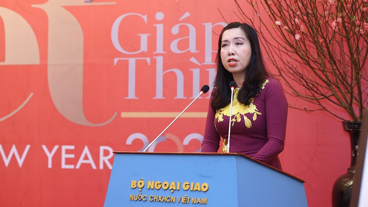 Thứ trưởng Bộ Ngoại giao Lê Thị Thu Hằng gửi Thư chúc Tết cộng đồng người Việt Nam ở nước ngoài