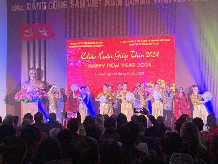 Gặp gỡ hữu nghị chào Xuân Giáp Thìn 2024 và tri ân bạn bè quốc tế Gặp gỡ hữu nghị chào Xuân Giáp Thìn 2024 và tri ân bạn bè quốc tế