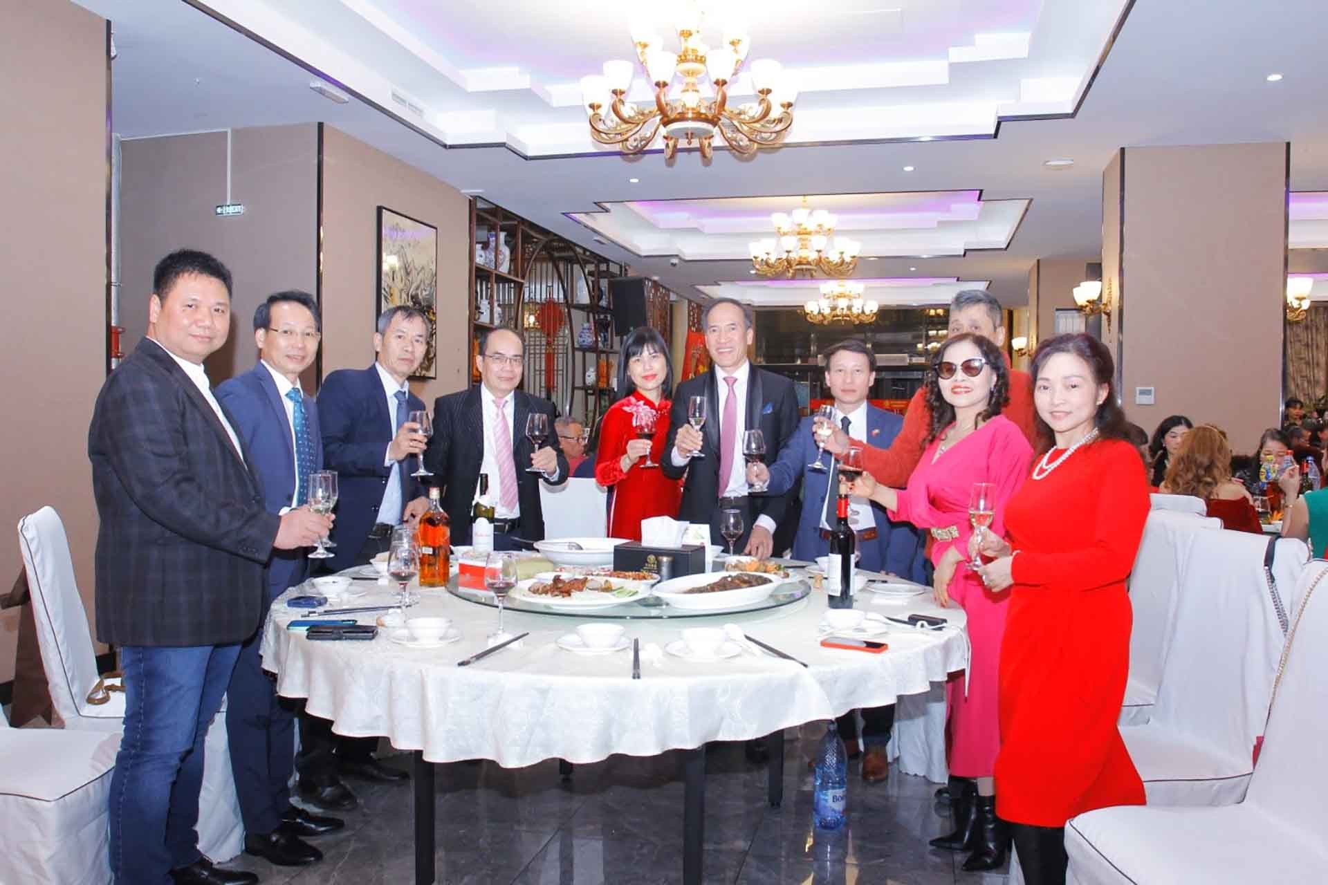 Đầm ấm không khí Tết cộng đồng tại Romania Đầm ấm không khí Tết cộng đồng tại Romania