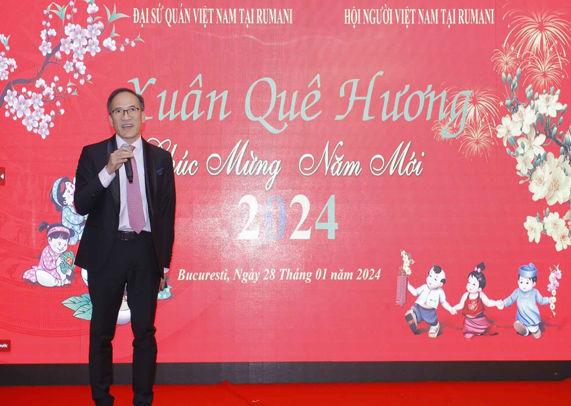 Đại sứ Đỗ Đức Thành phát biểu chúc Tết. Đại sứ Đỗ Đức Thành phát biểu chúc Tết.