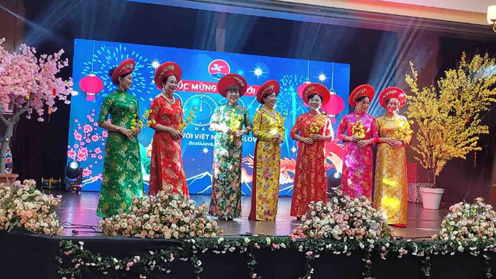 Tết cộng đồng mừng Xuân Giáp Thìn tại Slovakia: Đậm đà bản sắc văn hóa Việt Nam
