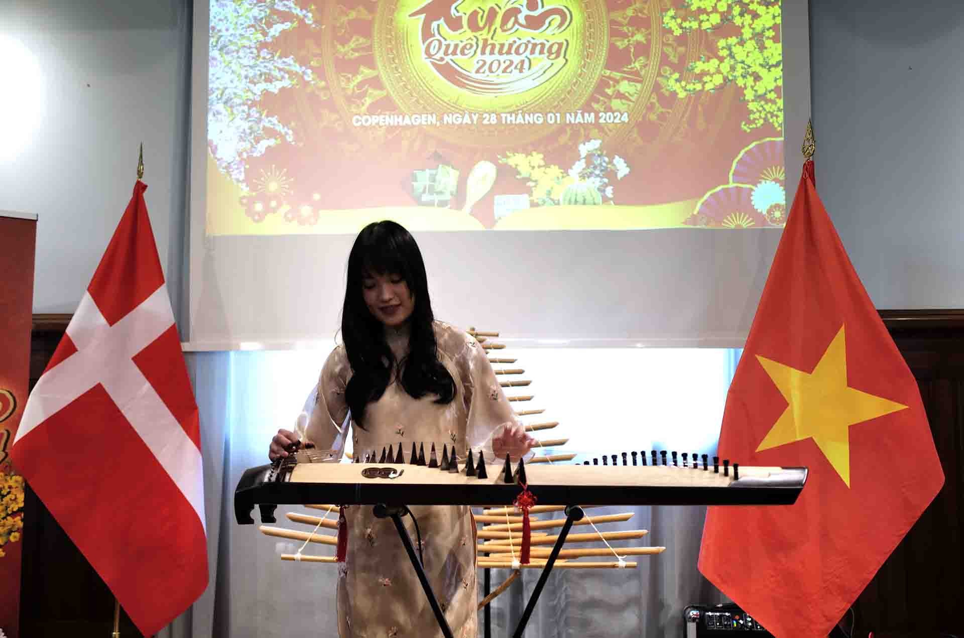 Xuân Quê hương 2024 tại Đan Mạch: Đầm ấm và xum vầy Xuân Quê hương 2024 tại Đan Mạch: Đầm ấm và xum vầy