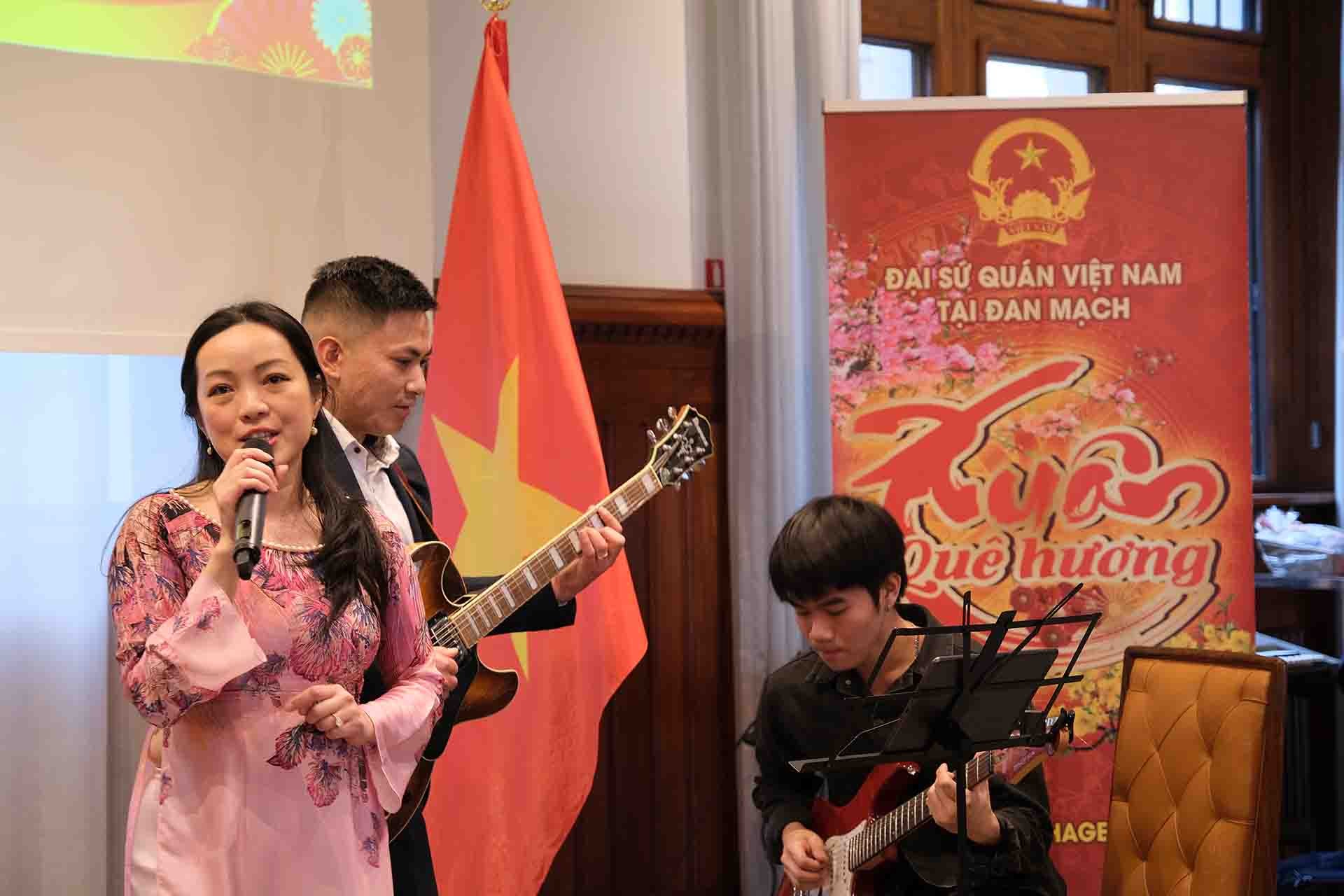 Xuân Quê hương 2024 tại Đan Mạch: Đầm ấm và xum vầy Xuân Quê hương 2024 tại Đan Mạch: Đầm ấm và xum vầy