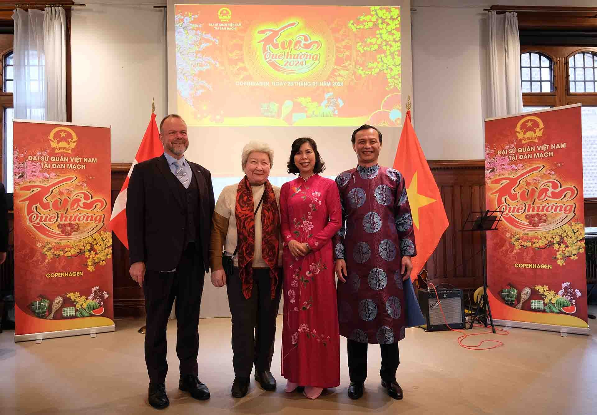 Xuân Quê hương 2024 tại Đan Mạch: Đầm ấm và xum vầy Xuân Quê hương 2024 tại Đan Mạch: Đầm ấm và xum vầy